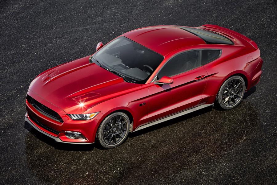  Ford Mustang GT Fastback Black Accent 2015 года  (фото 2 из 6)